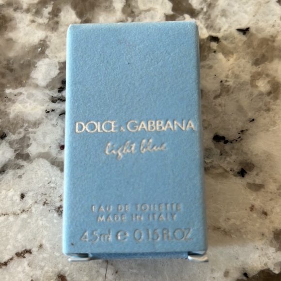 New Dolce & Gabbana Light blue Mini 4.5 ml - Picture 2 of 2